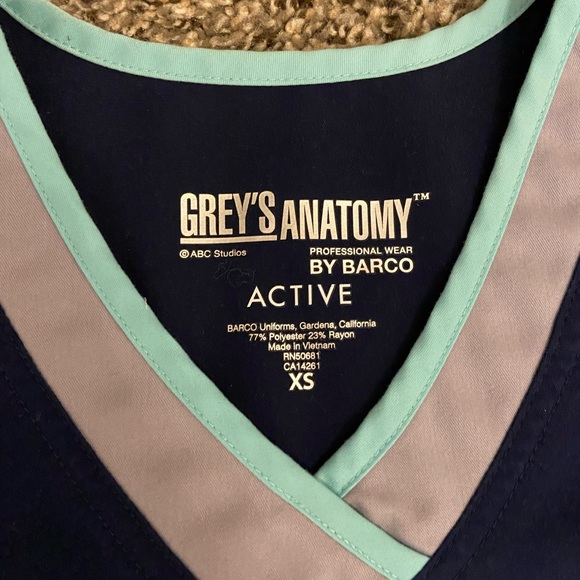 Grey’s anatomy scrub set - Picture 3 of 5